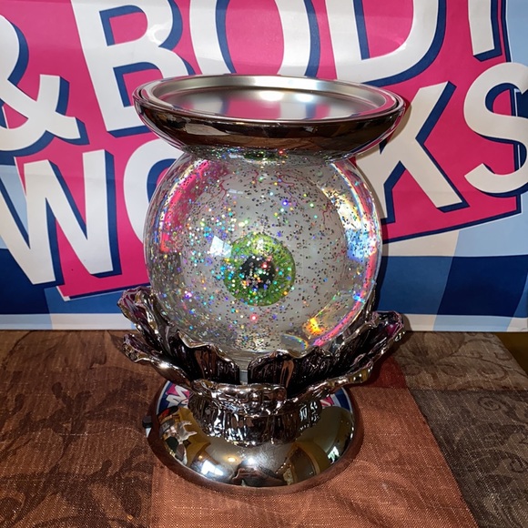 Bath and Body Works water globe eye pedestal. - Picture 2 of 4